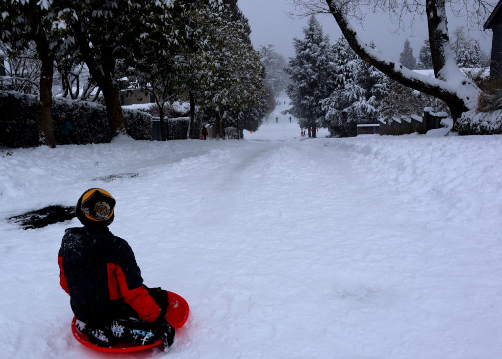 How to Enjoy an Epic Snow Day with Kids | Seattle Snow 2021 | WildTalesof.com